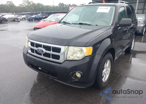 2011 Ford Escape Xlt z USA, uszkodzony, nr VIN 1FMCU0D76BKA93957